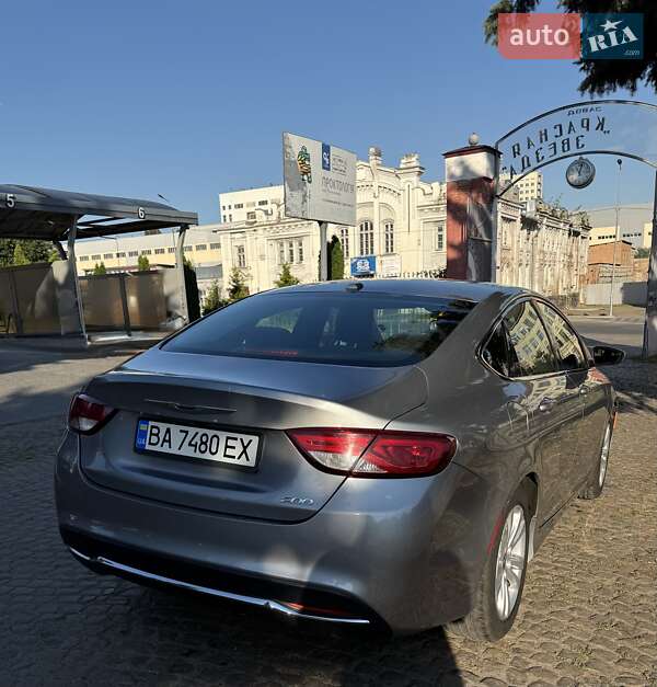 Седан Chrysler 200 2015 в Кропивницком