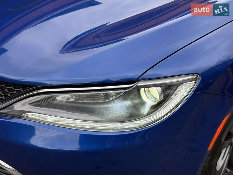 Седан Chrysler 200 2015 в Днепре