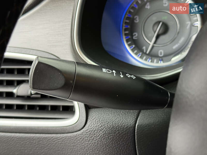 Седан Chrysler 200 2015 в Днепре