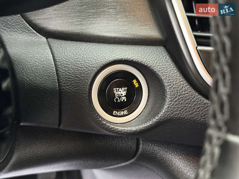 Седан Chrysler 200 2015 в Днепре