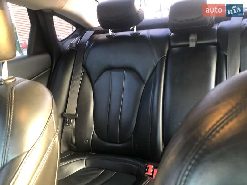 Седан Chrysler 200 2016 в Киеве