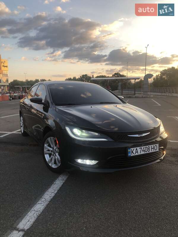 Седан Chrysler 200 2016 в Киеве