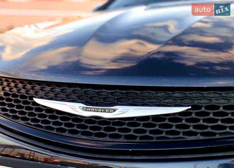 Седан Chrysler 200 2016 в Киеве