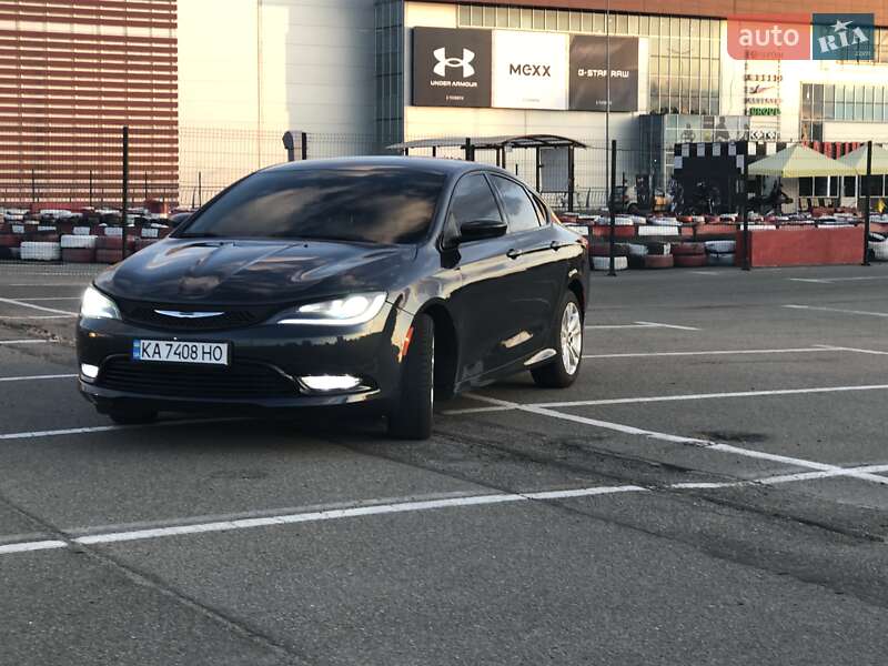 Седан Chrysler 200 2016 в Киеве
