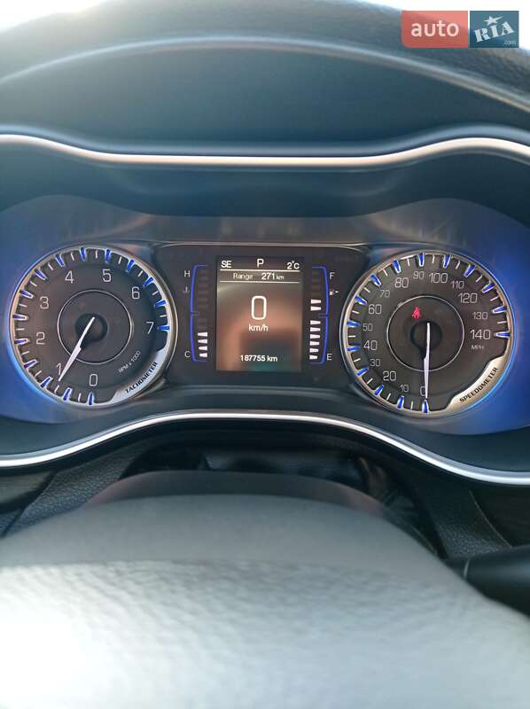 Седан Chrysler 200 2014 в Киеве