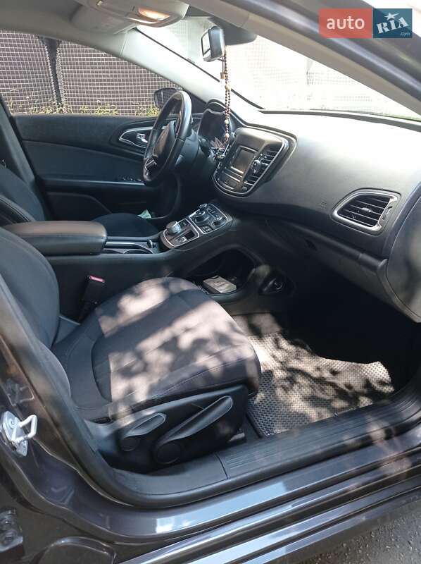 Седан Chrysler 200 2014 в Киеве