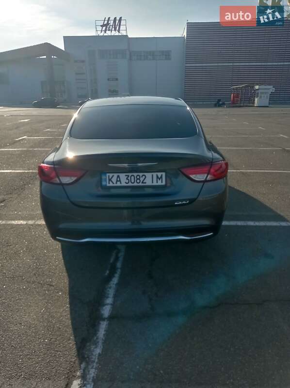 Седан Chrysler 200 2014 в Киеве