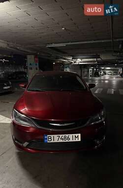 Седан Chrysler 200 2015 в Львове
