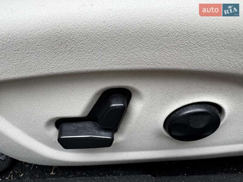 Седан Chrysler 200 2015 в Киеве фото 13 Седан Chrysler 200 2015 в Киеве