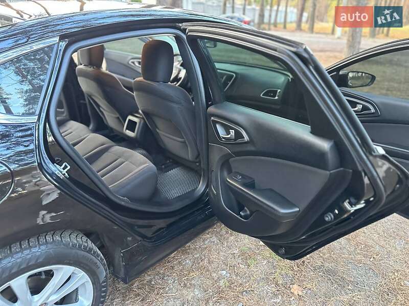 Седан Chrysler 200 2015 в Житомирі фото 17 Седан Chrysler 200 2015 в Житомирі