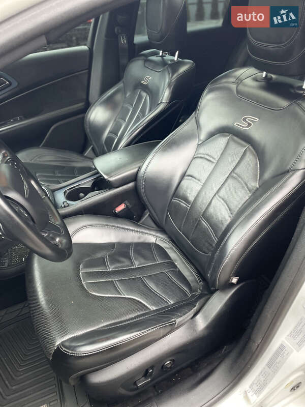 Седан Chrysler 200 2016 в Вінниці