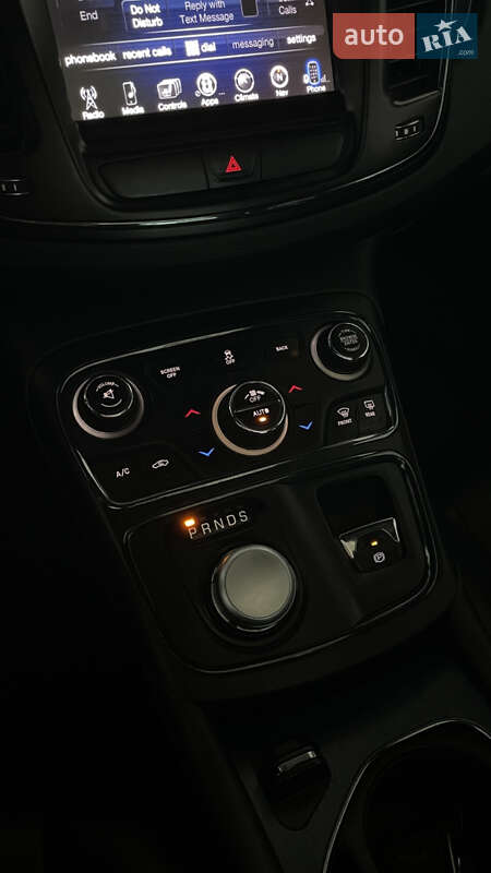 Седан Chrysler 200 2016 в Вінниці