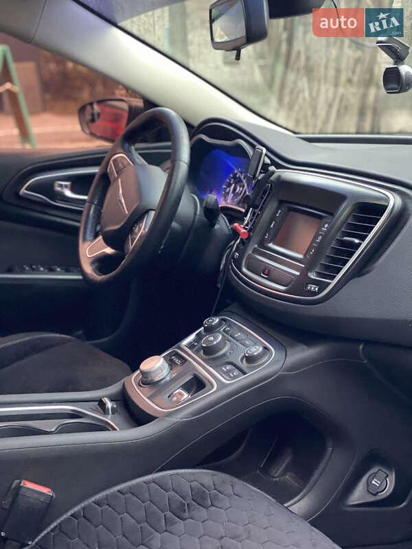 Седан Chrysler 200 2015 в Каменском фото 11 Седан Chrysler 200 2015 в Каменском
