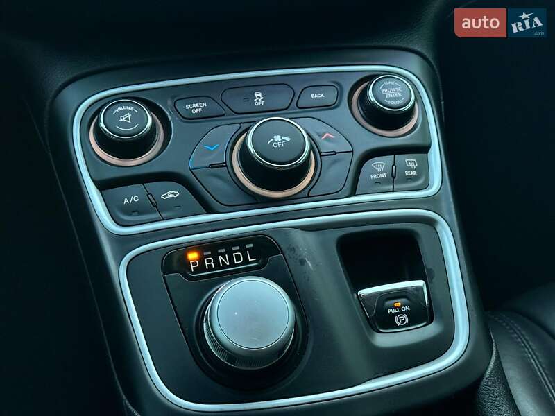 Седан Chrysler 200 2016 в Виннице