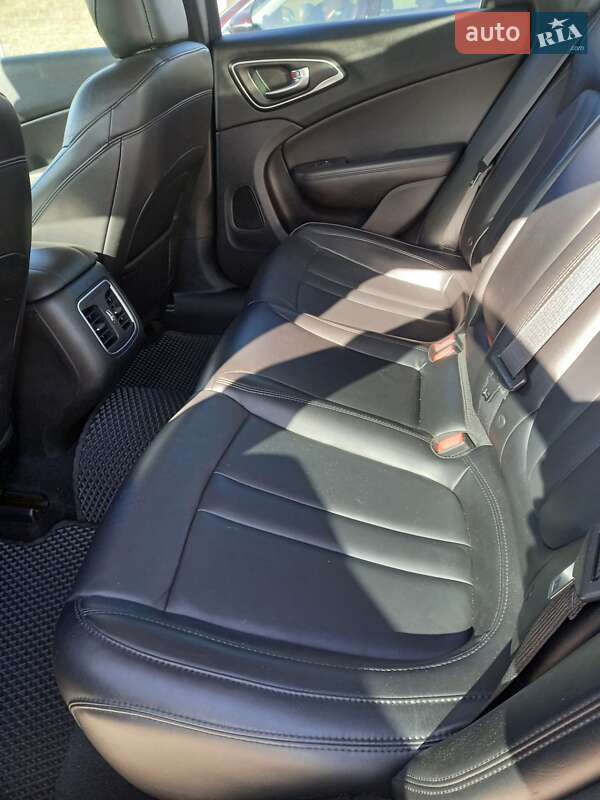 Седан Chrysler 200 2014 в Вінниці