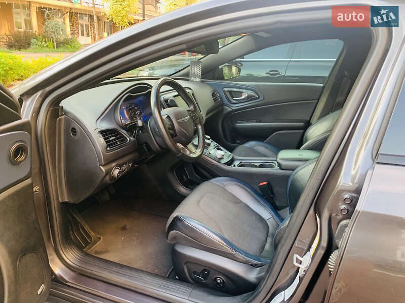 Седан Chrysler 200 2015 в Києві фото 46 Седан Chrysler 200 2015 в Києві