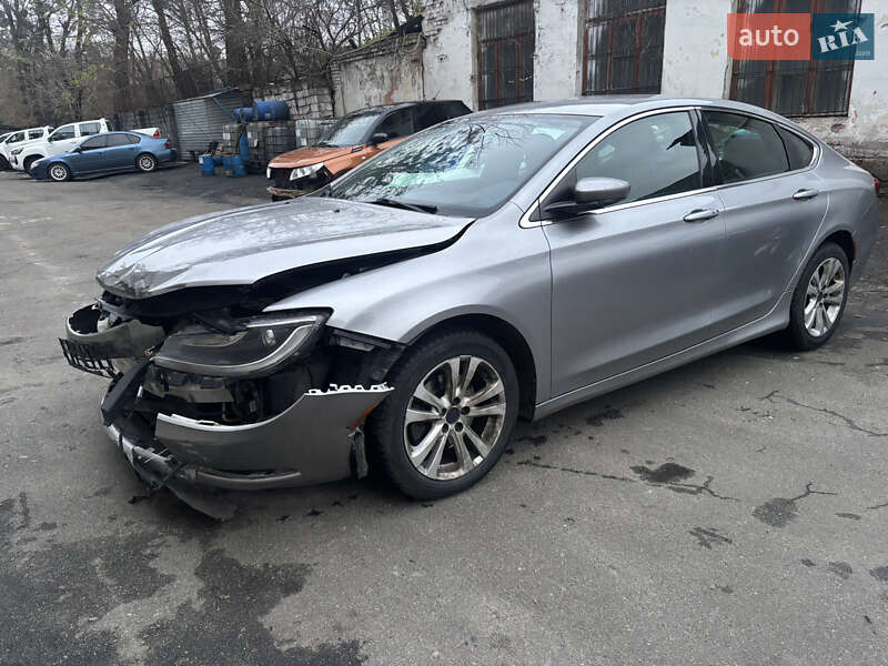 Седан Chrysler 200 2015 в Києві