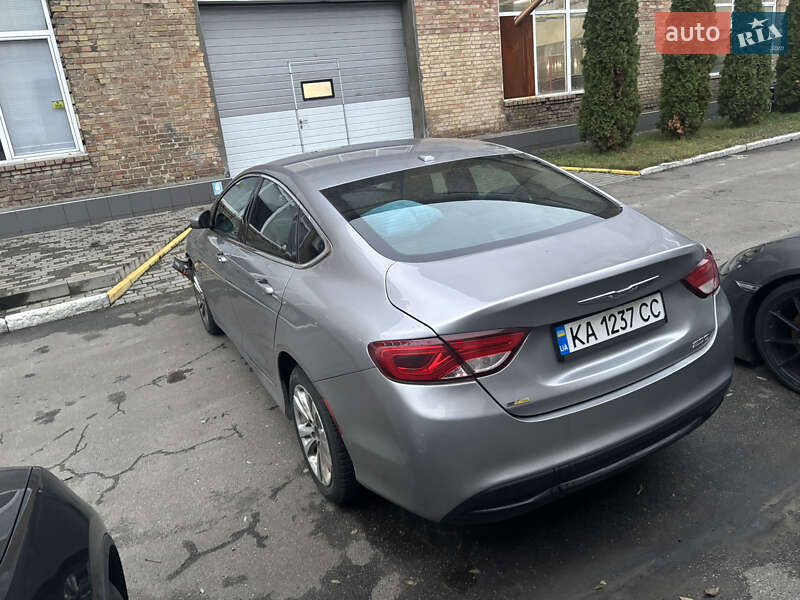 Седан Chrysler 200 2015 в Києві