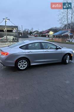 Седан Chrysler 200 2015 в Долине