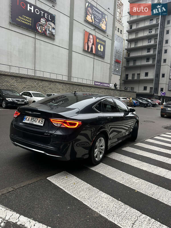 Седан Chrysler 200 2016 в Киеве