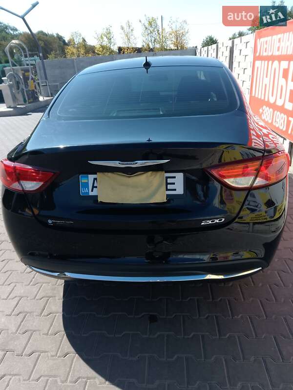 Седан Chrysler 200 2015 в Белой Церкви