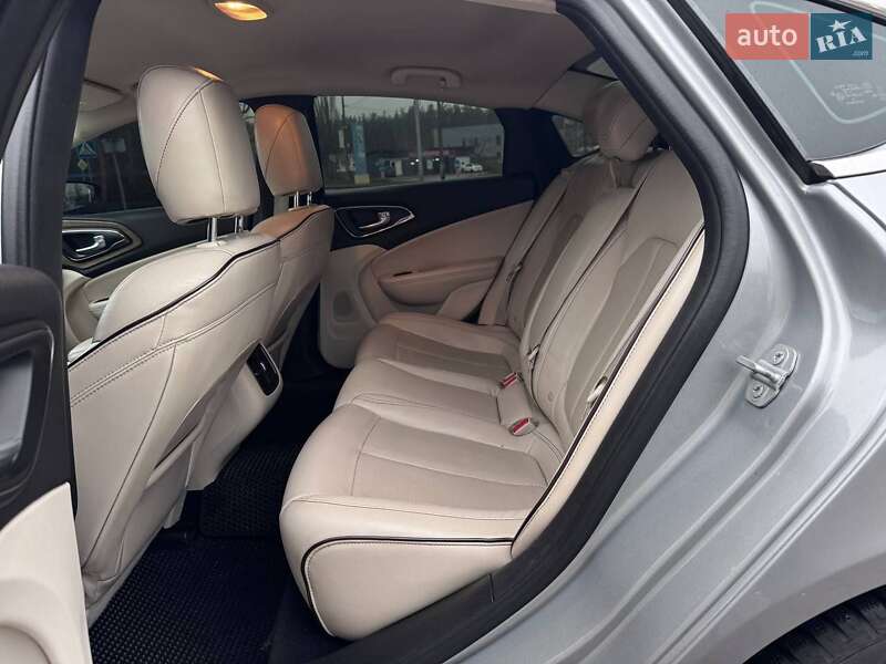 Седан Chrysler 200 2014 в Києві