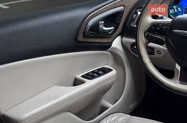 Седан Chrysler 200 2014 в Киеве