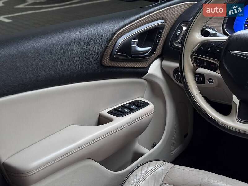 Седан Chrysler 200 2014 в Києві