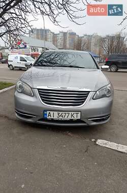 Седан Chrysler 200 2013 в Киеве
