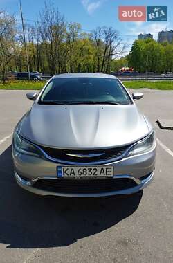 Седан Chrysler 200 2016 в Киеве