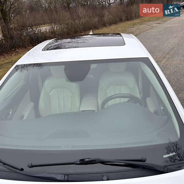 Седан Chrysler 200 2014 в Чернівцях