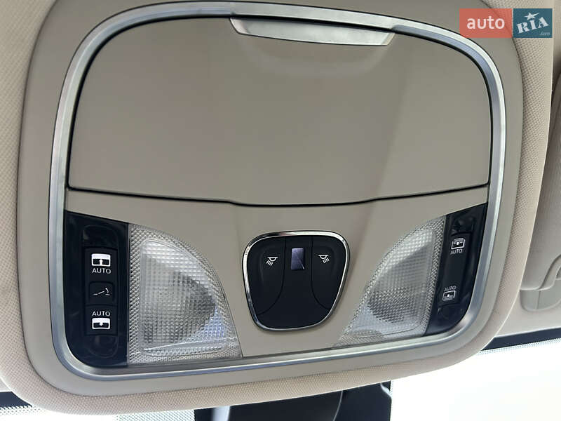 Седан Chrysler 200 2014 в Чернівцях