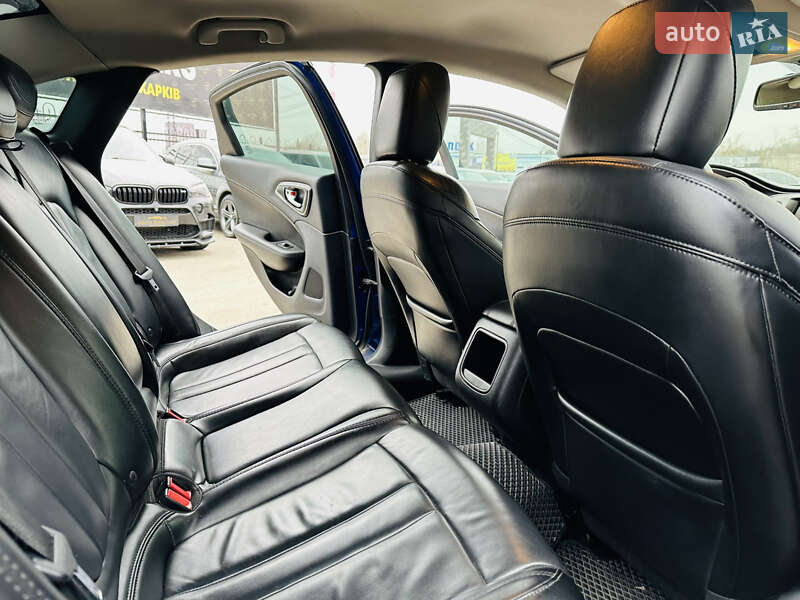 Седан Chrysler 200 2016 в Харкові