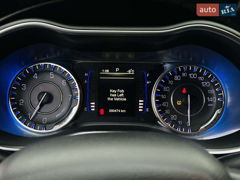 Седан Chrysler 200 2016 в Харкові