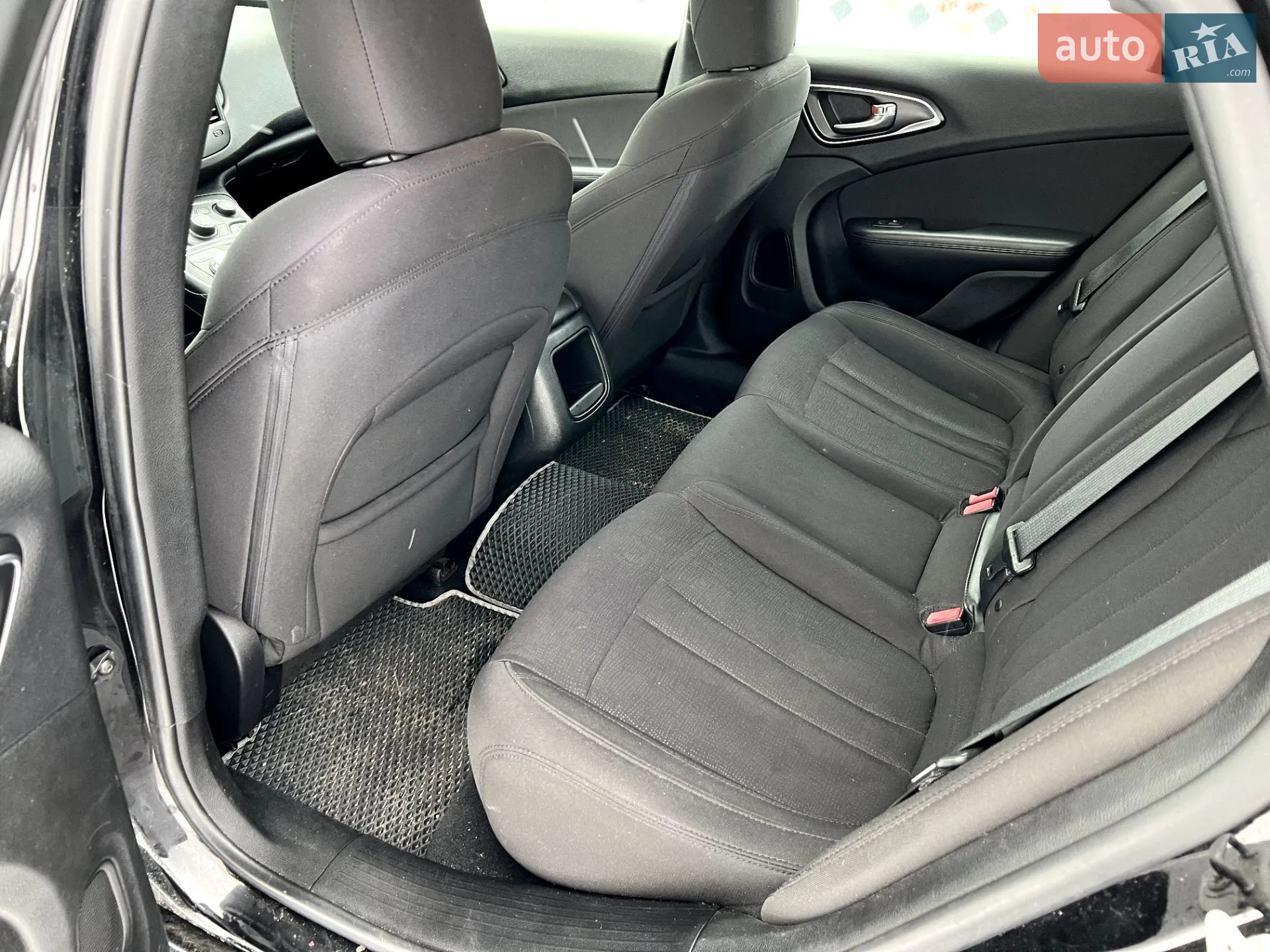 2015 Chrysler 200 - мініатюра 10