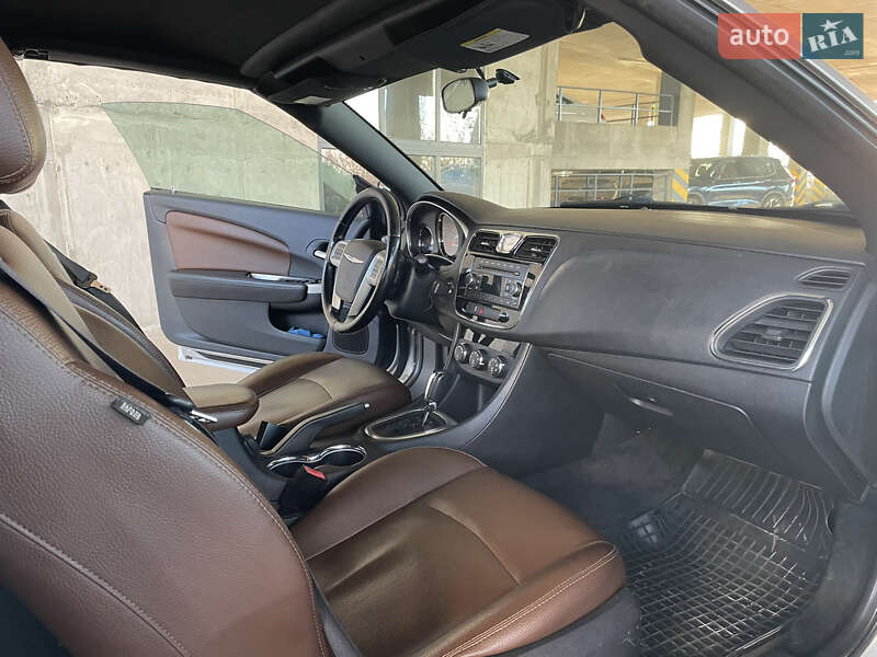 Кабриолет Chrysler 200 2012 в Одессе