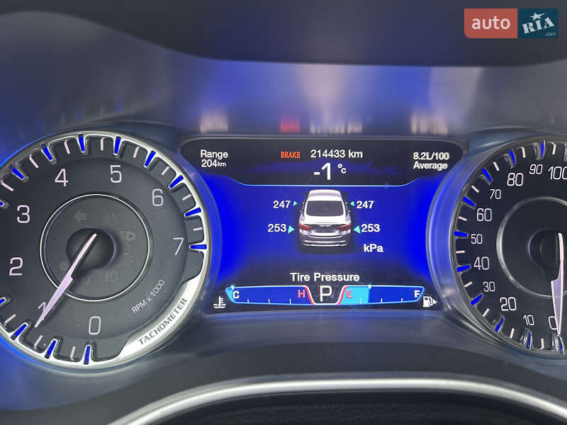 Седан Chrysler 200 2014 в Чернівцях