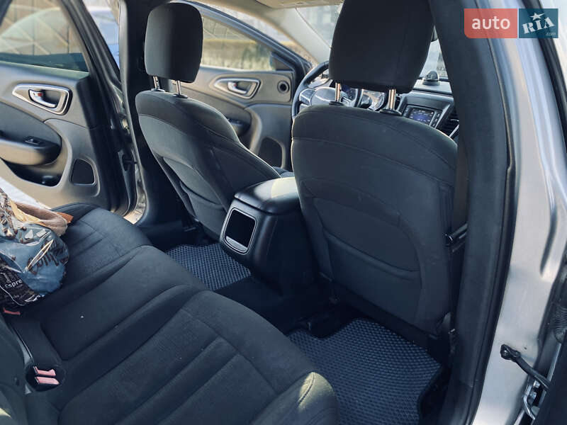 Седан Chrysler 200 2015 в Запоріжжі фото 18 Седан Chrysler 200 2015 в Запоріжжі