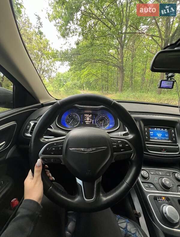 Седан Chrysler 200 2015 в Кременчуці