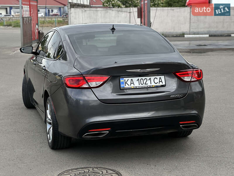 Седан Chrysler 200 2015 в Киеве