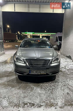Седан Chrysler 200 2013 в Красном
