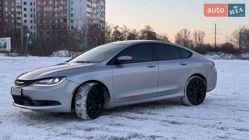 Седан Chrysler 200 2015 в Чернигове