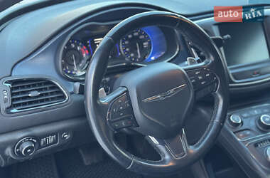 Седан Chrysler 200 2015 в Чернігові