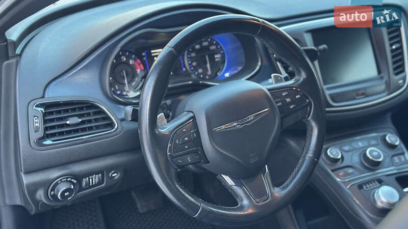 Седан Chrysler 200 2015 в Чернигове