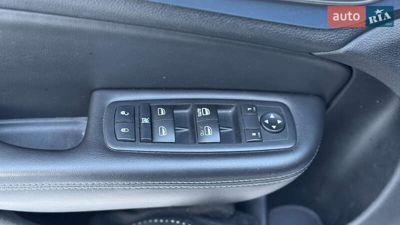 Седан Chrysler 200 2015 в Чернигове