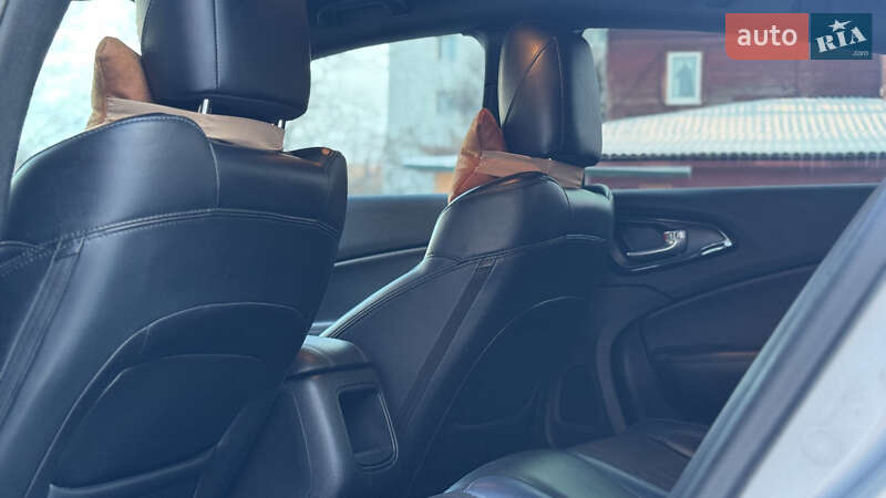 Седан Chrysler 200 2015 в Чернигове