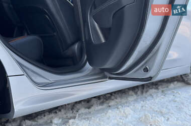 Седан Chrysler 200 2015 в Чернігові