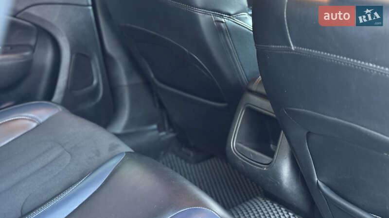 Седан Chrysler 200 2015 в Чернигове