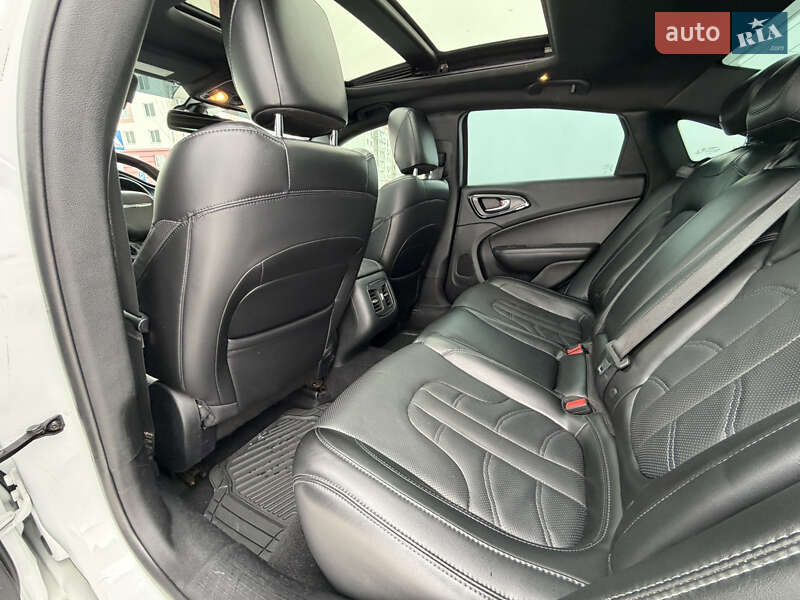 Седан Chrysler 200 2016 в Виннице фото 51 Седан Chrysler 200 2016 в Виннице