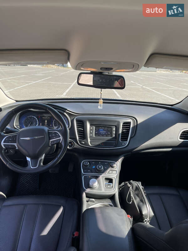 Седан Chrysler 200 2015 в Одессе